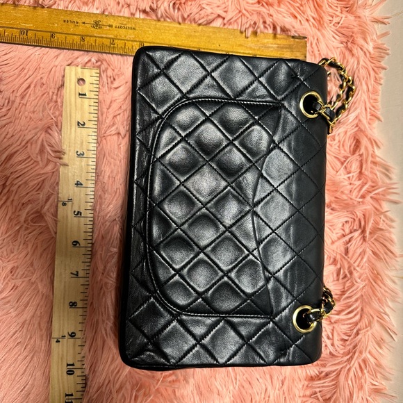 Chanel Small Classic Double Flap Vintage in Black Lambskin - Picture 4 of 9